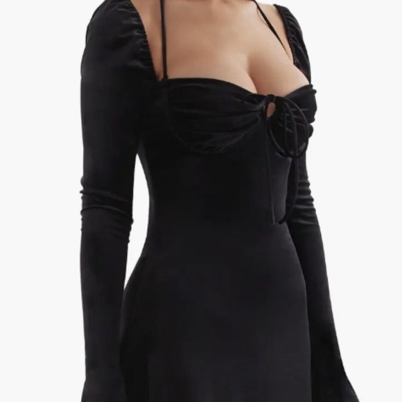 NWT House of CB Babydoll Georgette Halter Mini Dress Black Velvet Size Small - Picture 2 of 16